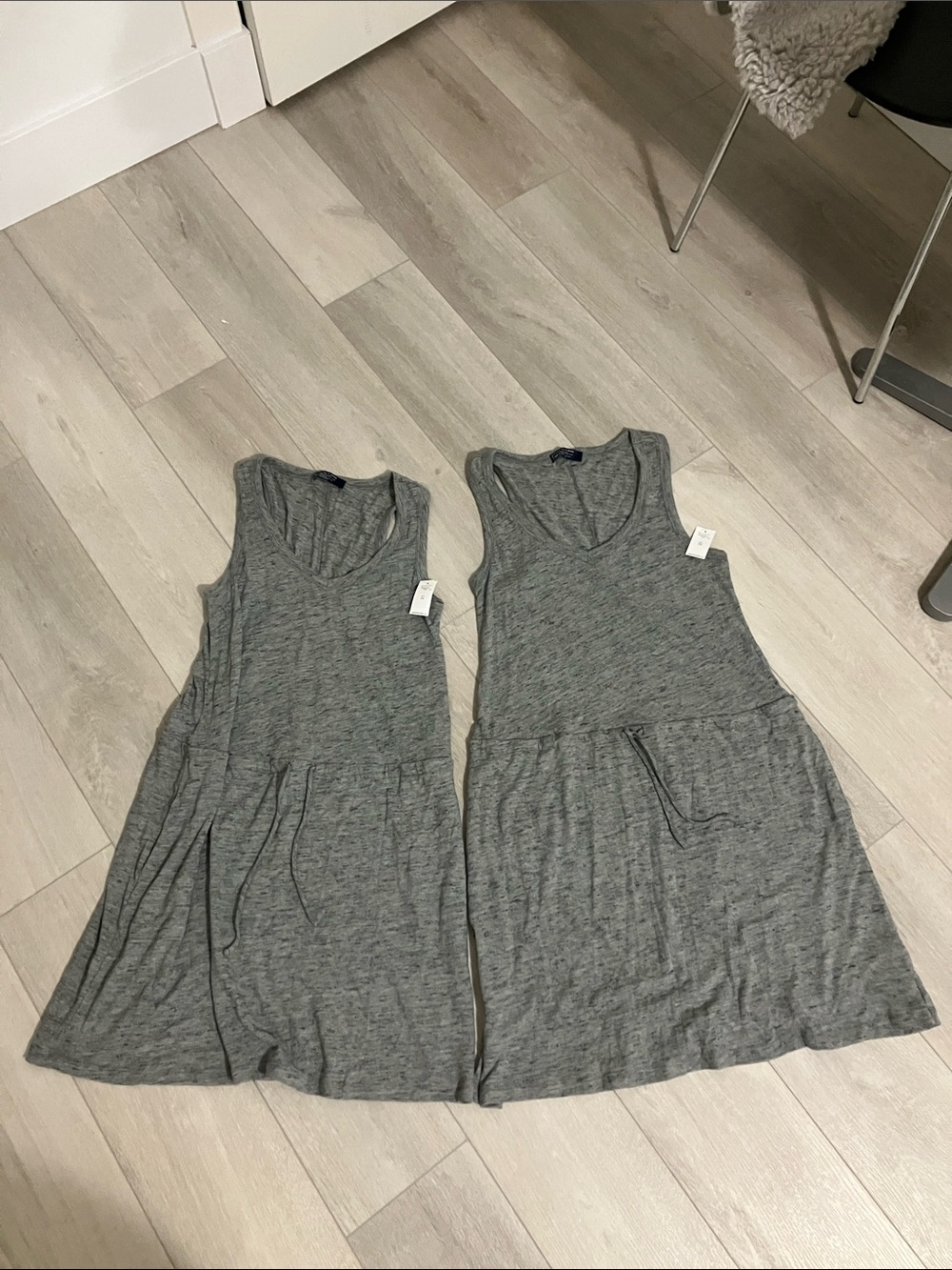 2x Gap , women’s small tall , summer dresses . Made with linen.